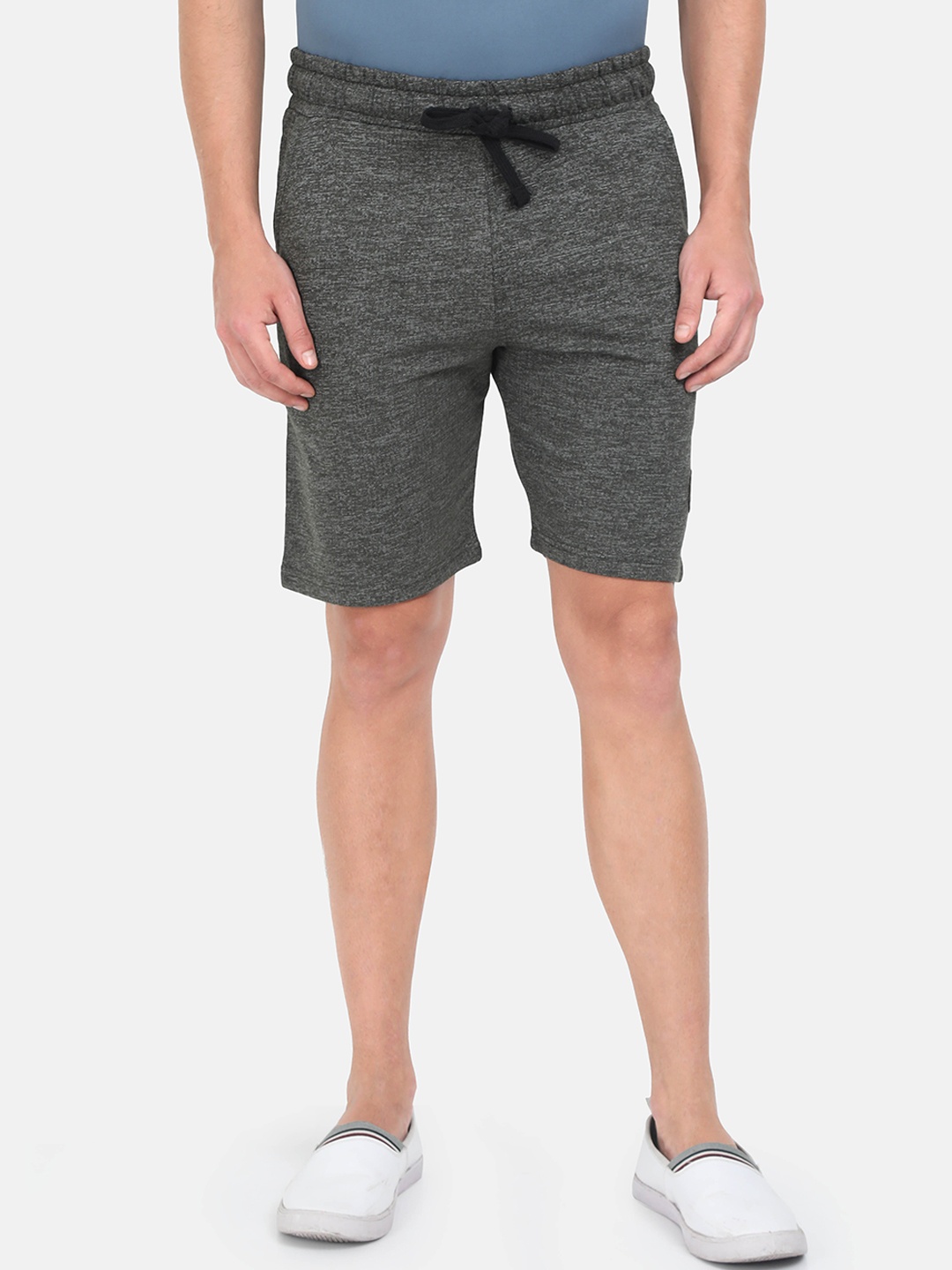 

Masculino Latino Men Grey Solid Regular Fit Regular Shorts