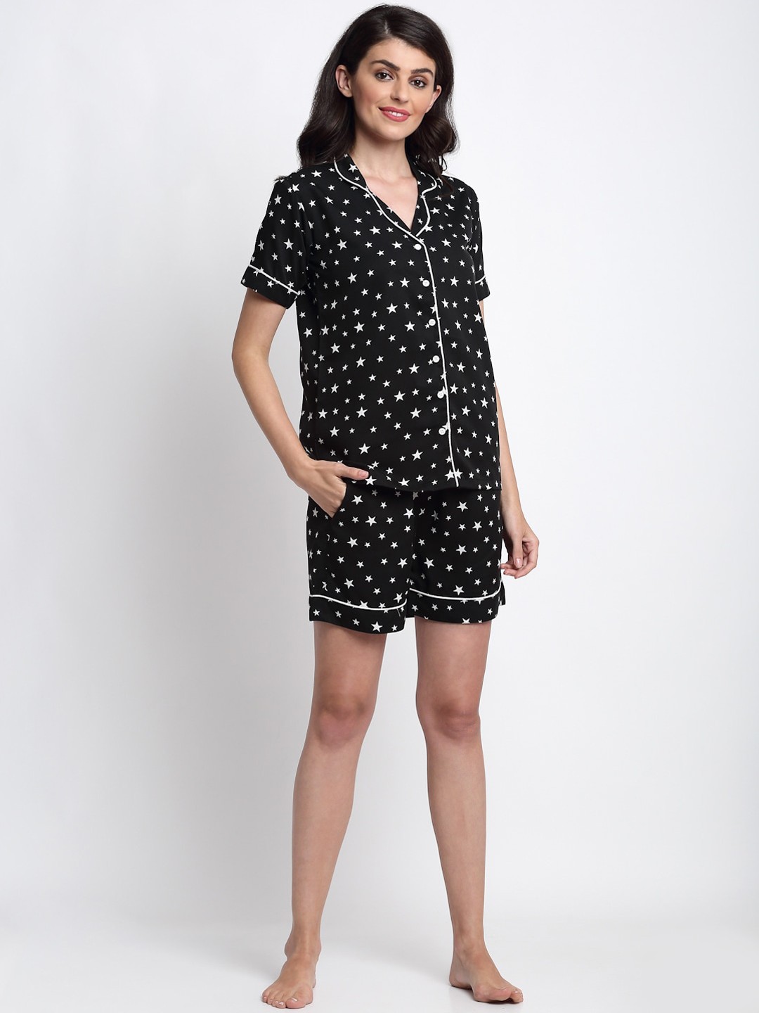 

NEUDIS Women Black & White Printed Night suit