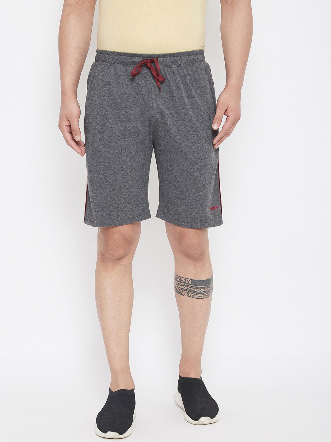 

Adobe Men Charcoal Solid Regular Fit Shorts