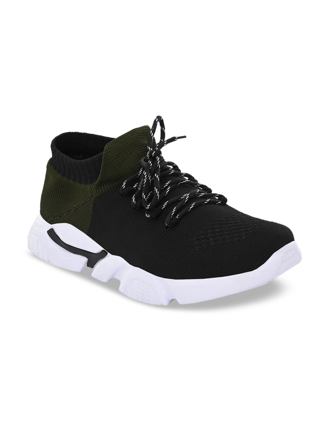 

TimberWood Men Black Walking Shoes