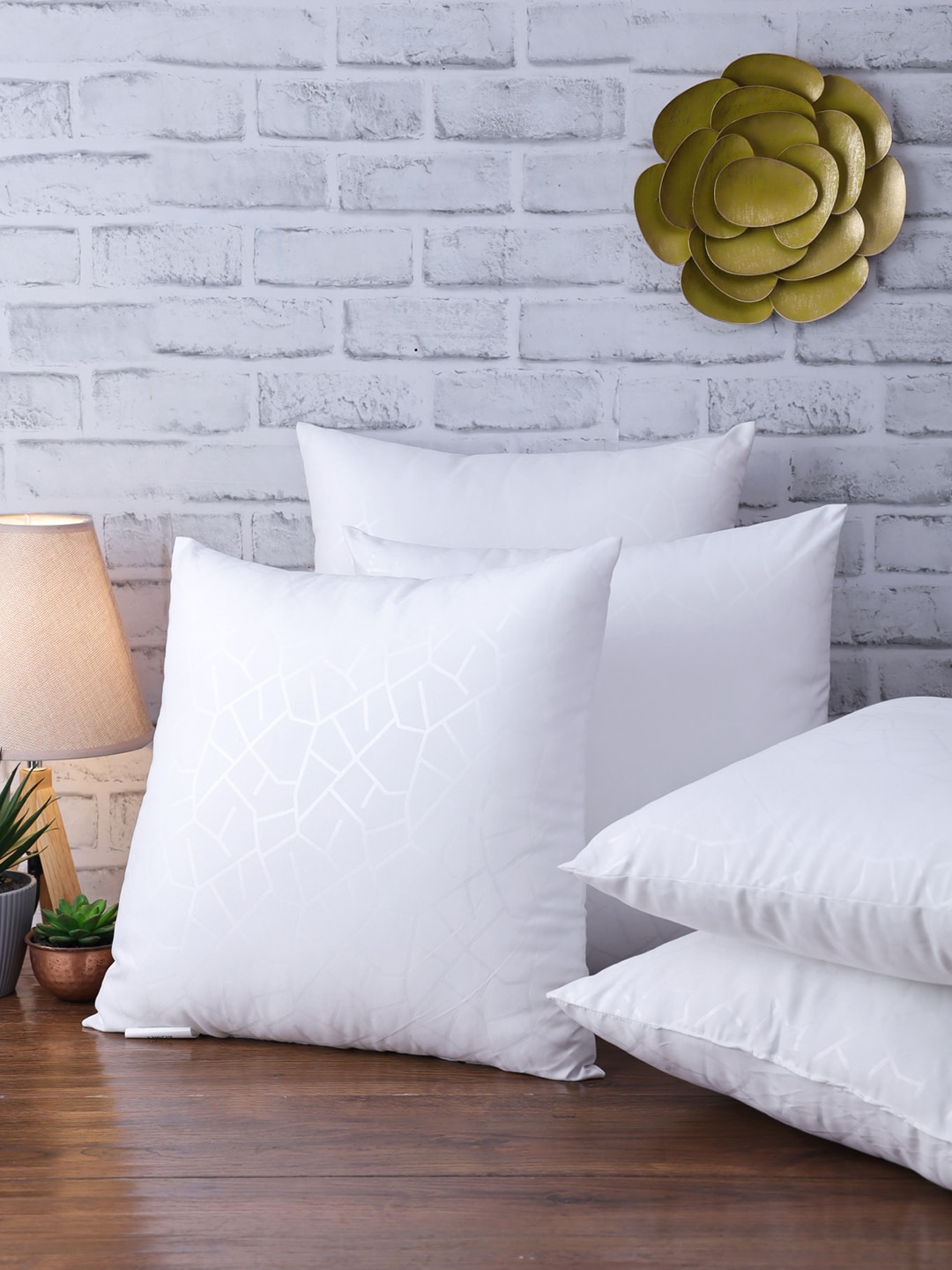 

ROMEE Set Of 5 White Jacquard Square Cushion Inserts