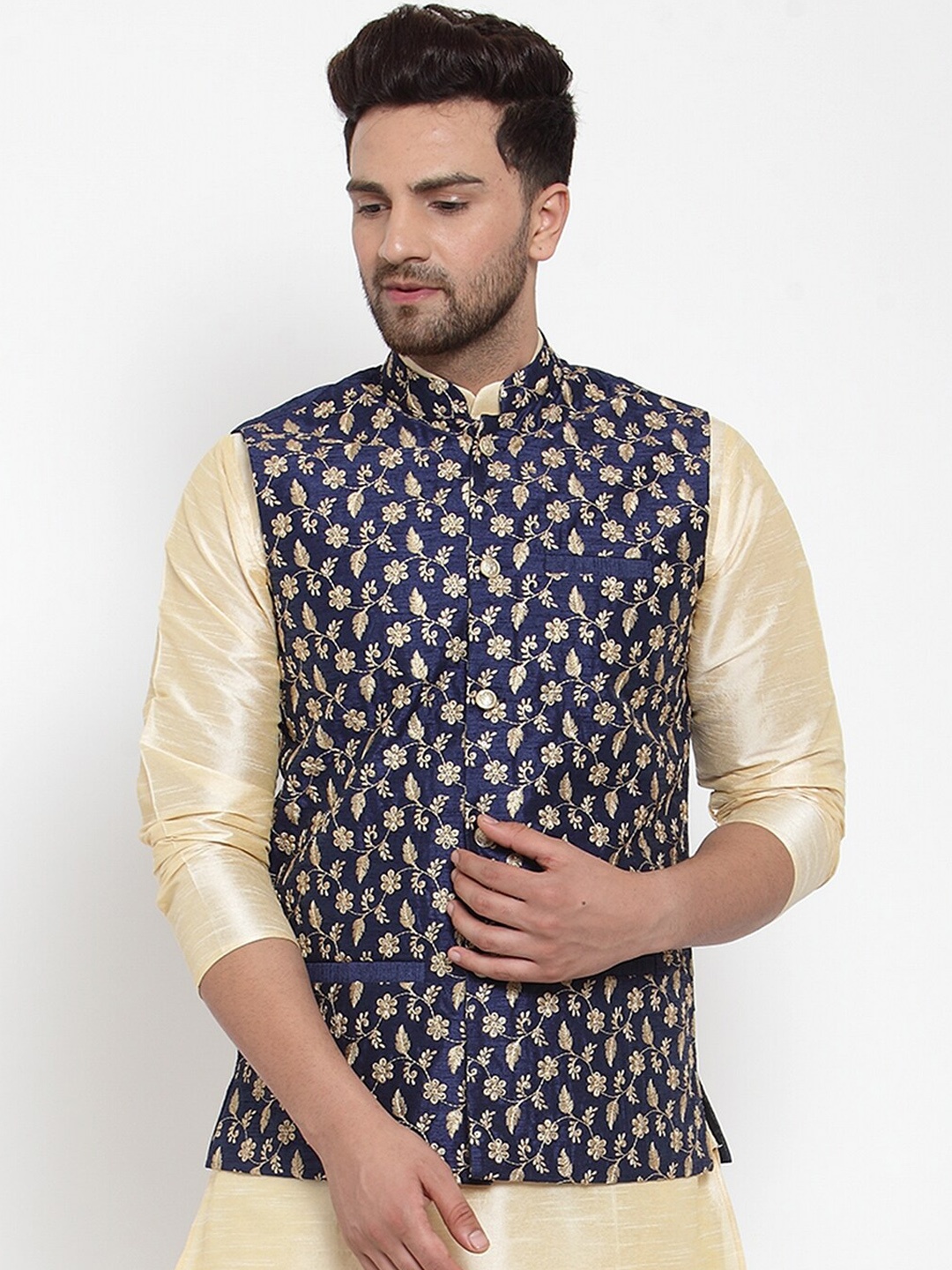 

GRACIT Men Navy Blue & Gold-Coloured Embroidered Woven Nehru Jacket