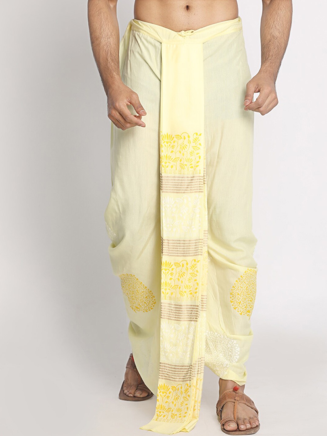 

Nakshi Men Yellow & Off-White Hand Block Printed Dhoti