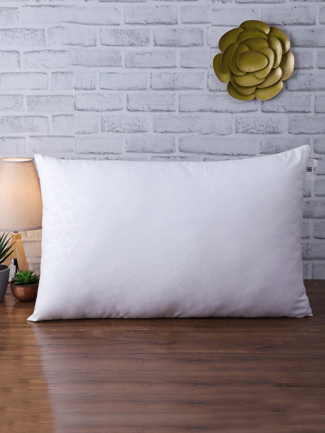 

ROMEE White Jacquard Bed Pillow