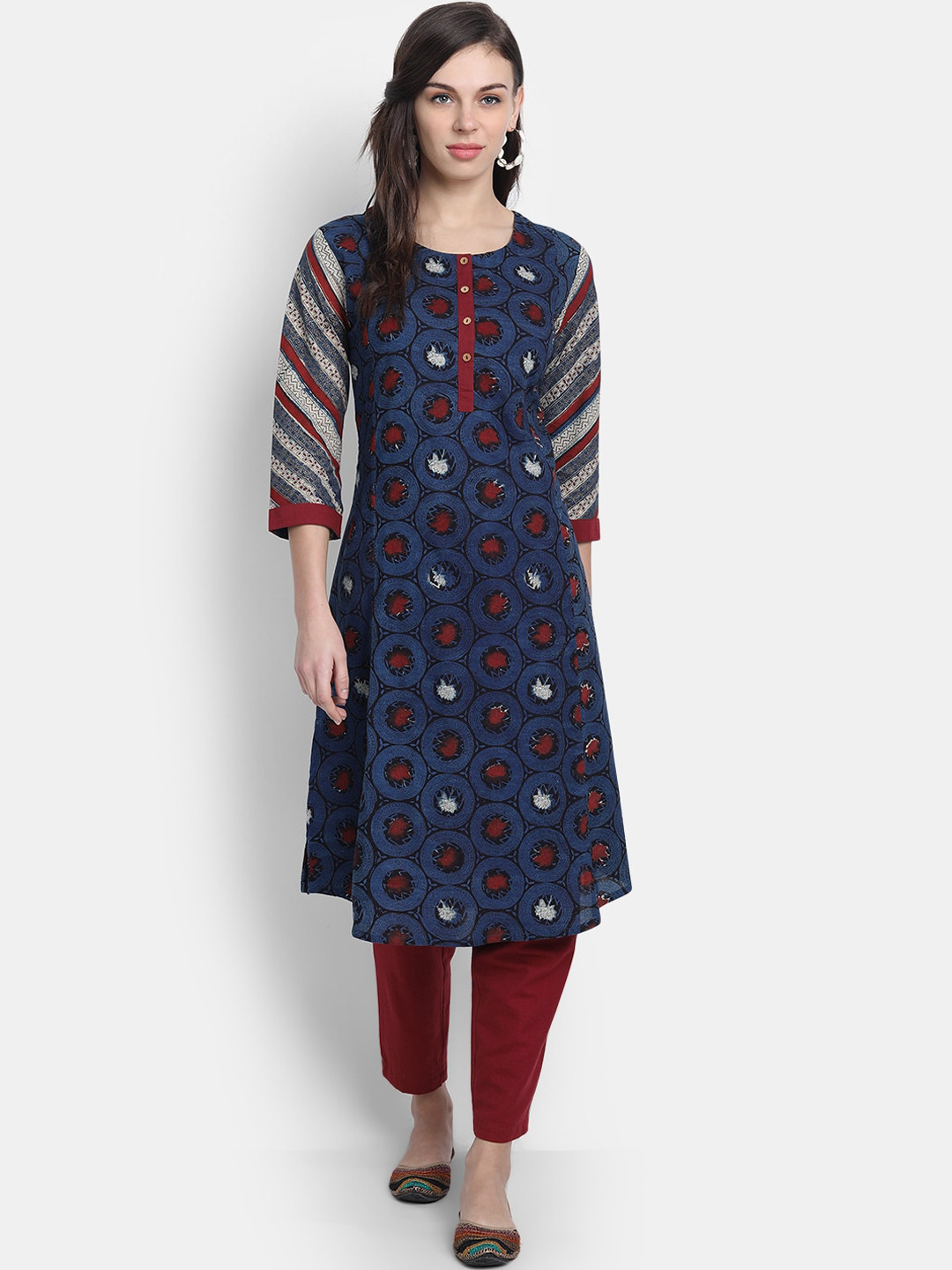 

fabGLOBAL Navy Blue Floral Printed Handloom Kurta