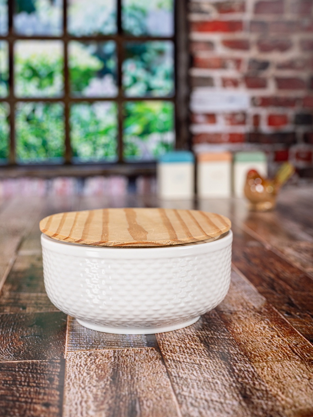 

White Gold White & Brown Textured Porcelain Bowl With Wooden Lid