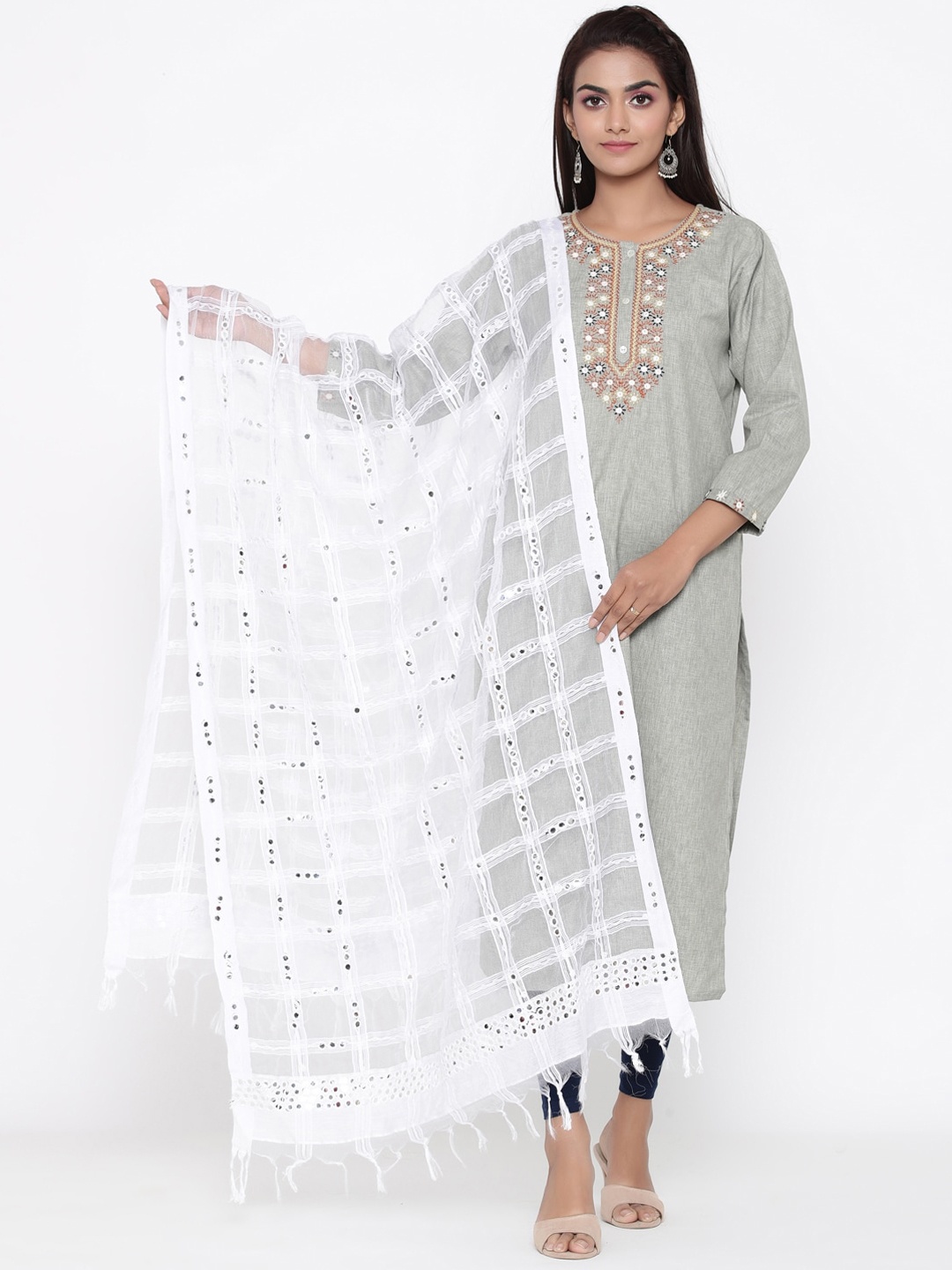 

SOUNDARYA White Embroidered Dupatta