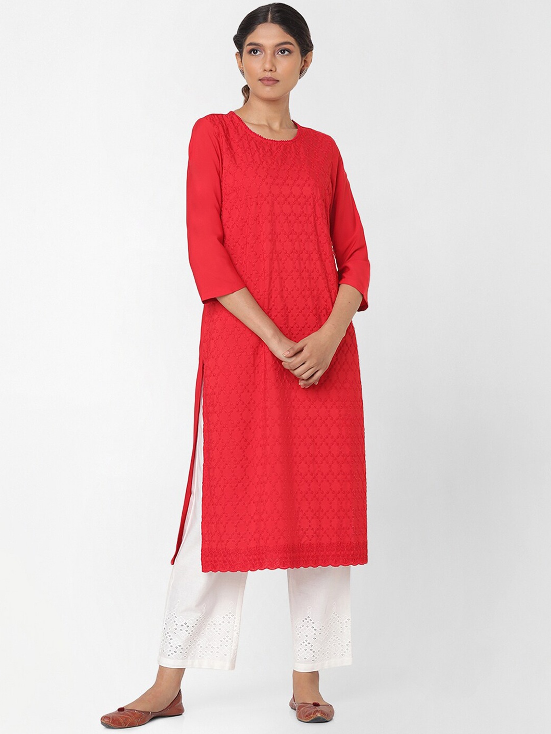 

Naari Women Red Embroidered Crepe Kurta
