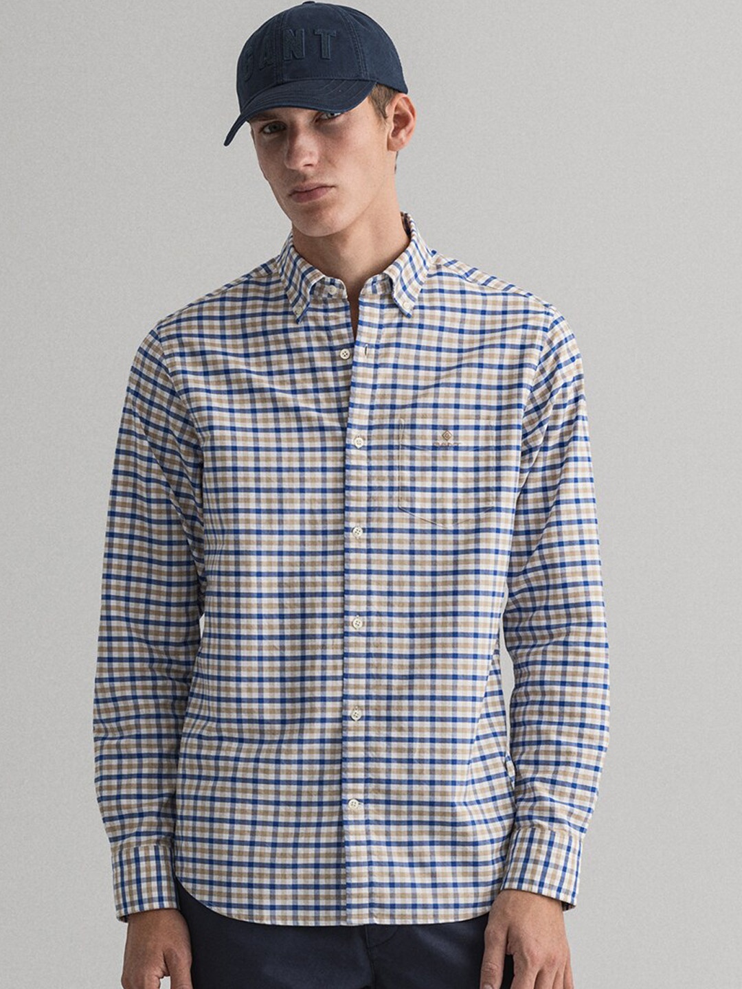 

GANT Men Khaki & Blue Regular Fit Checked Casual Shirt