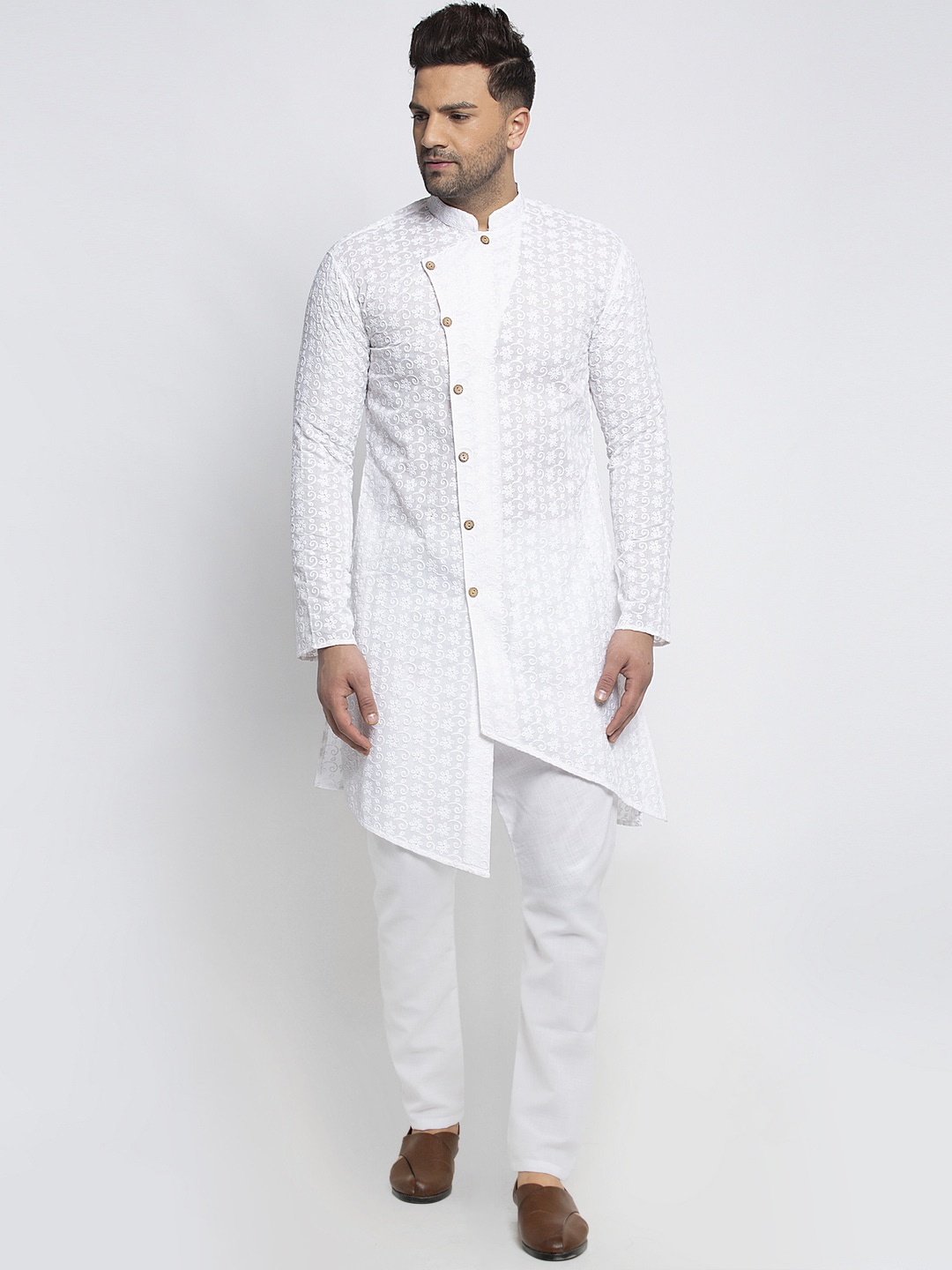

TREEMODA Men White Chikankari Embroidered Pure Cotton Kurta with Pyjamas