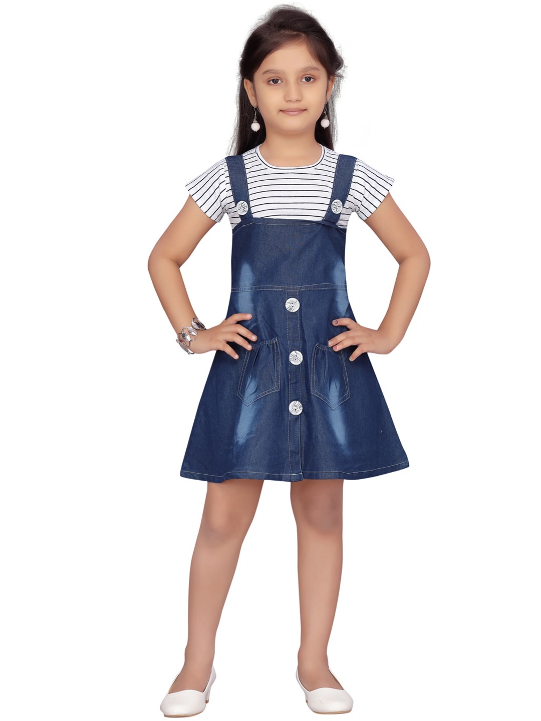 

Aarika Girls White Solid Pinafore Dress with Striped T-shirt