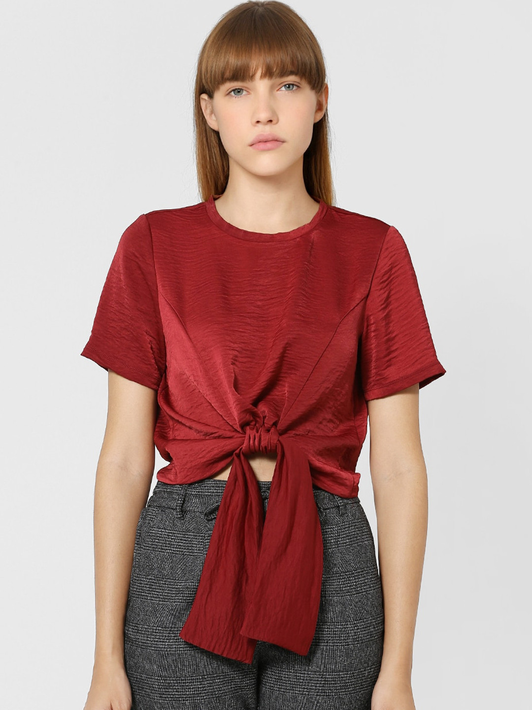

ONLY Red Solid Waist Tie-Up Crop Top