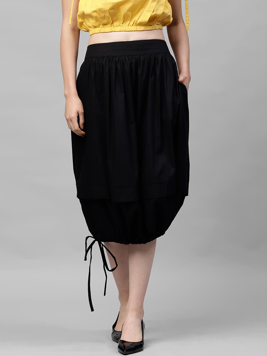

Athena Women Black Solid Bubble-Fit Knee-Length Balloon Skirt