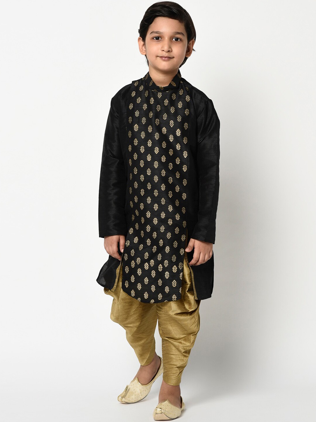 

DEYANN Boys Black & Gold-Toned Solid Kurta with Patiala