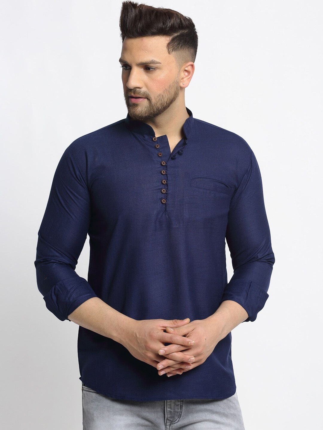

Jompers Men Navy Blue Solid Straight Kurta