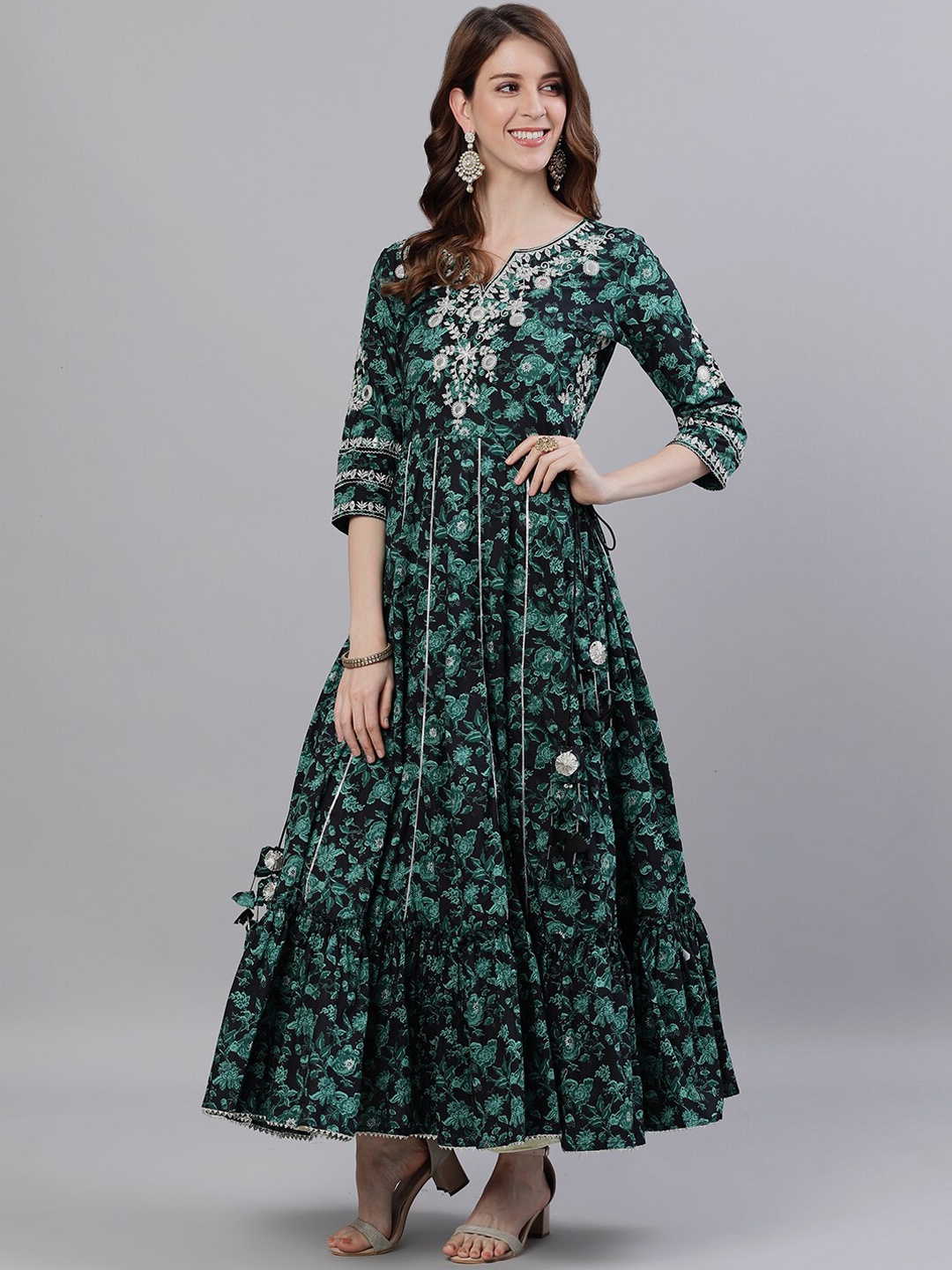 

Ishin Women Navy Blue & Green Printed Anarkali Kurta