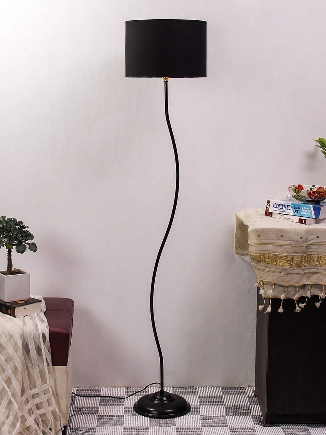

Devansh Black Solid Contemporary Club Lamp