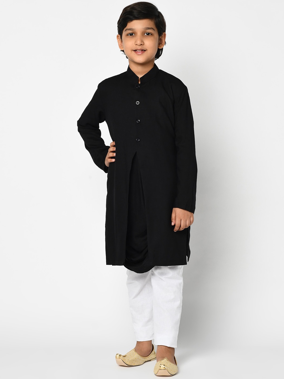 

DEYANN Boys Black Solid Kurta with Pyjamas