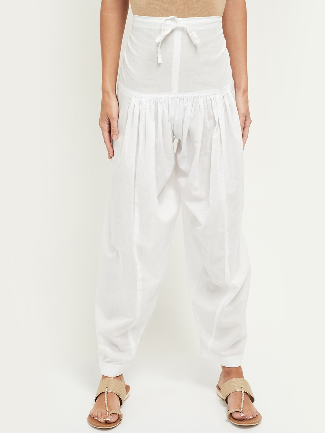 

Max Women White Solid Patiala