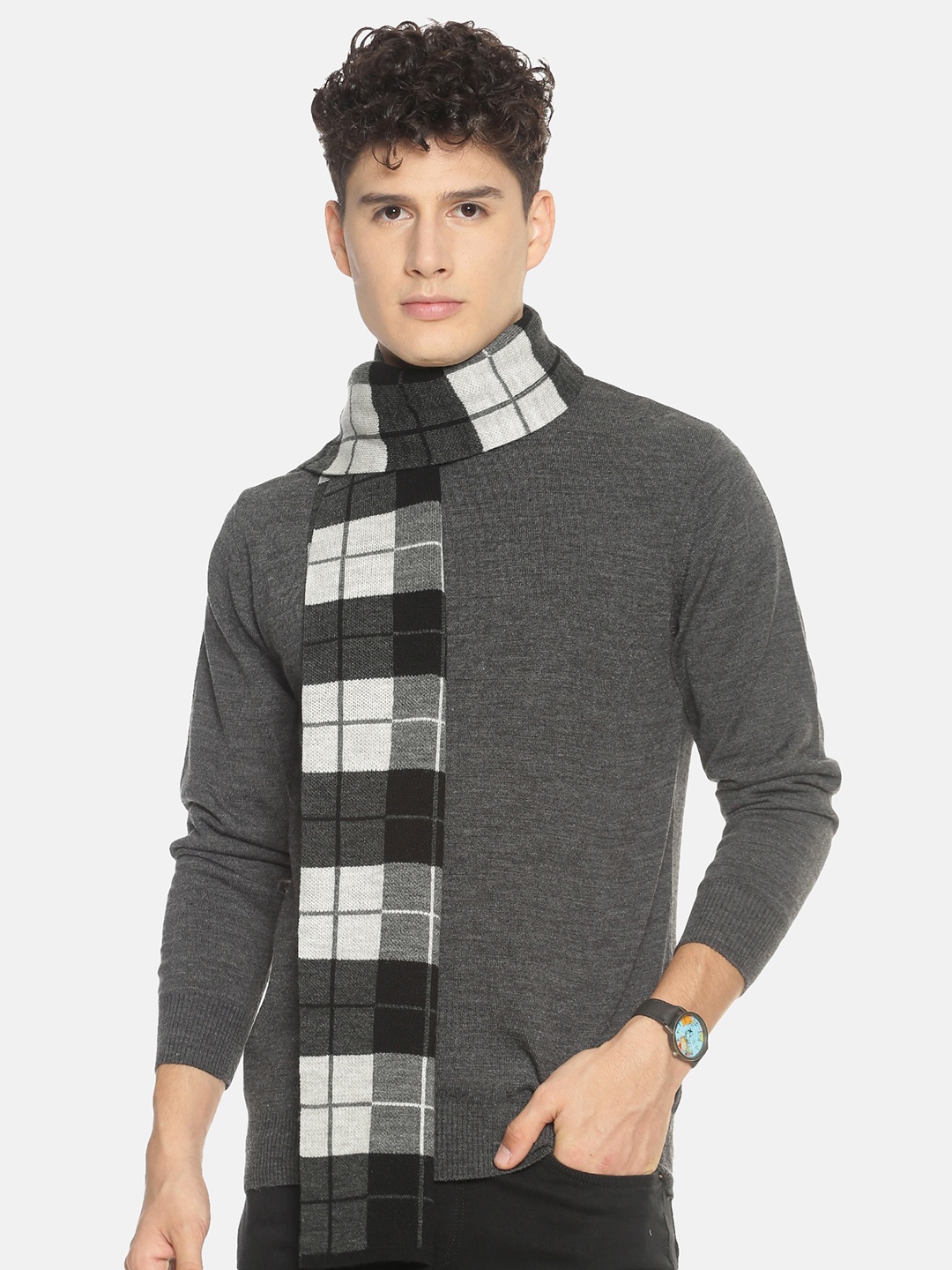 

513 Men Black & White Checked Knitted Muffler