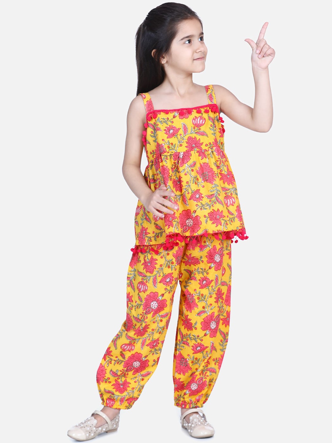 

BownBee Girls Yellow & Pink Floral Printed Top with Pyjamas