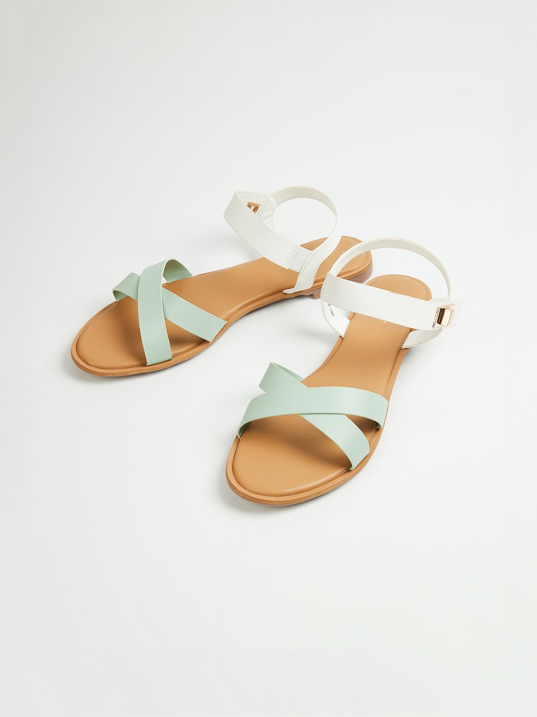 

Ginger by Lifestyle Women Green Solid PU Open Toe Flats
