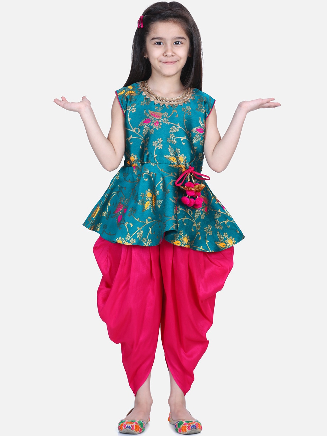 

BownBee Girls Green Solid Kurti with Dhoti Pants
