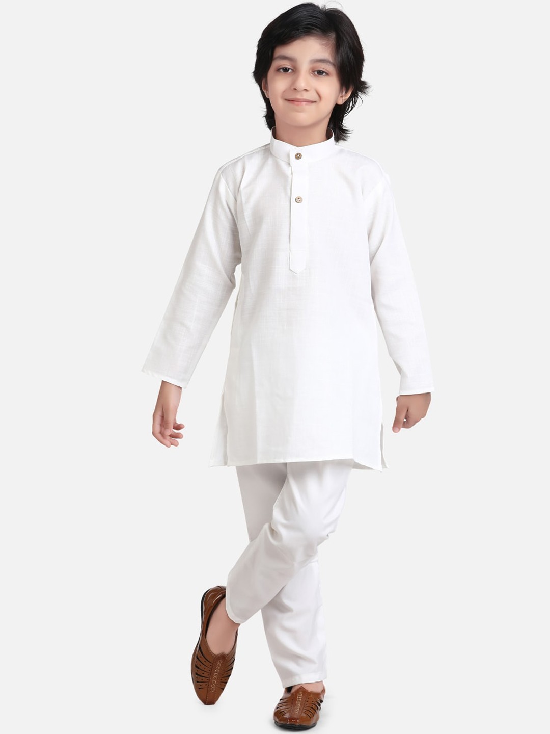 

BownBee Boys White Solid Kurta with Pyjamas