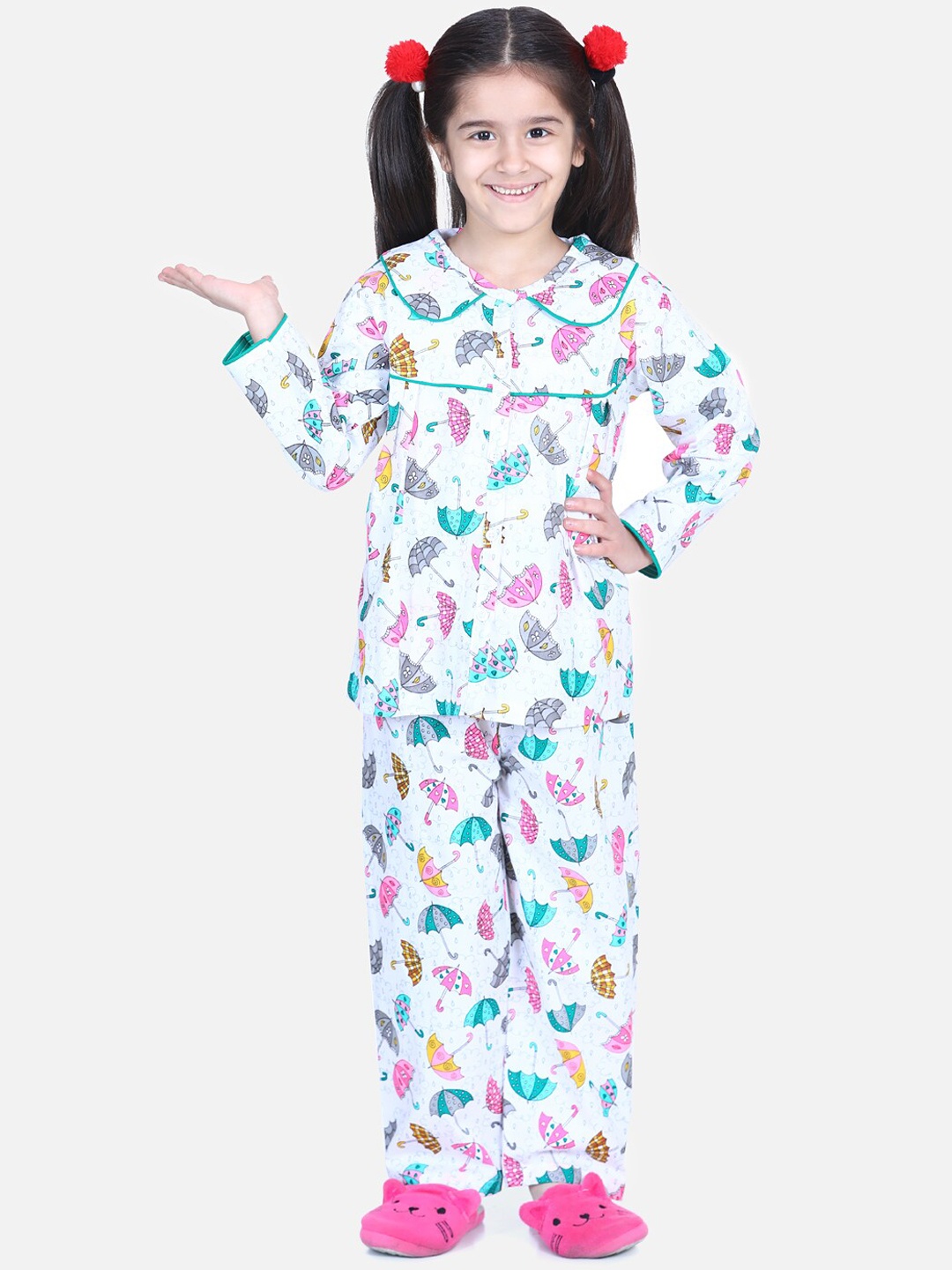 

BownBee Girls White & Blue Printed Night Suit