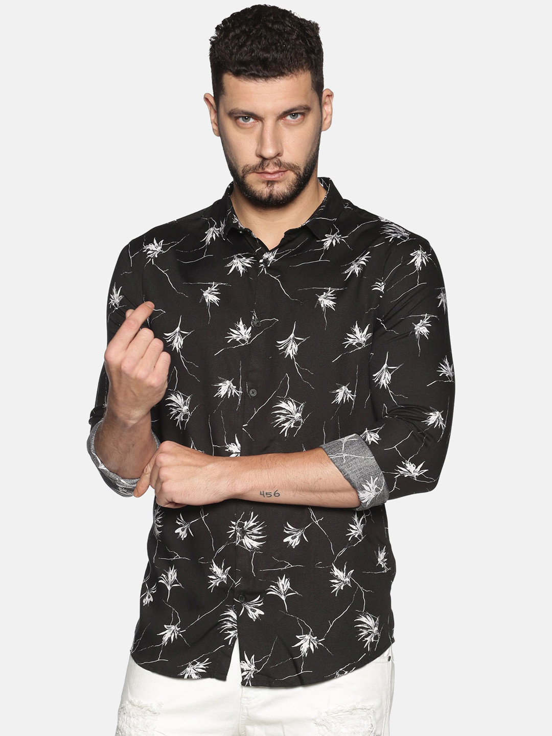 

SHOWOFF Men Black & Off-White Slim Fit Printed Casual Shirt