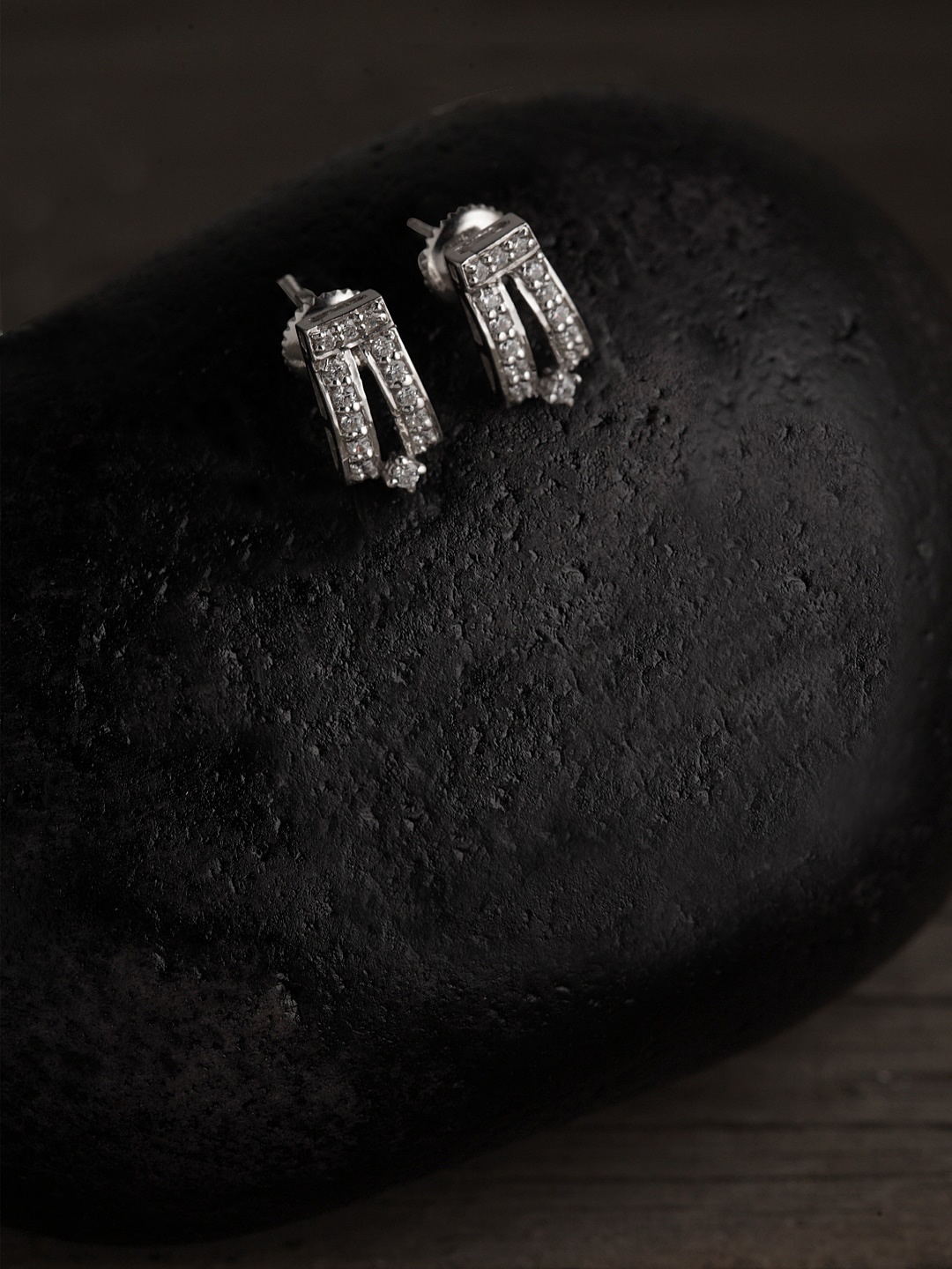 

Clara Silver-Toned Rodium-Plated Zirconia Contemporary Studs
