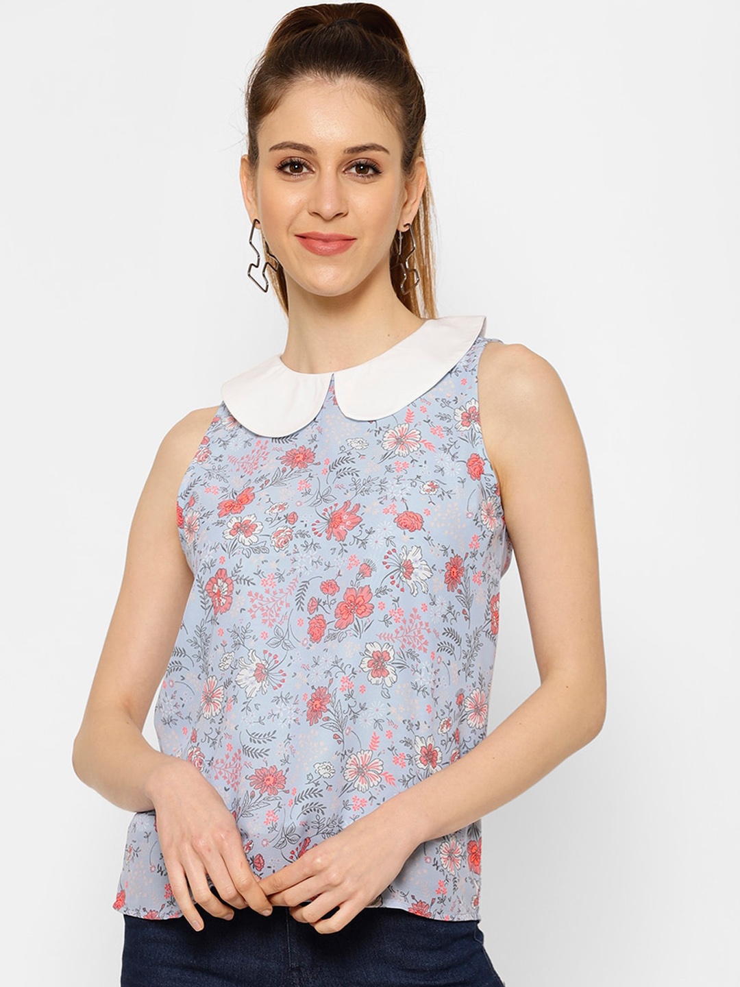 

KASSUALLY Blue Floral Printed Peter Pan Collar Georgette Top