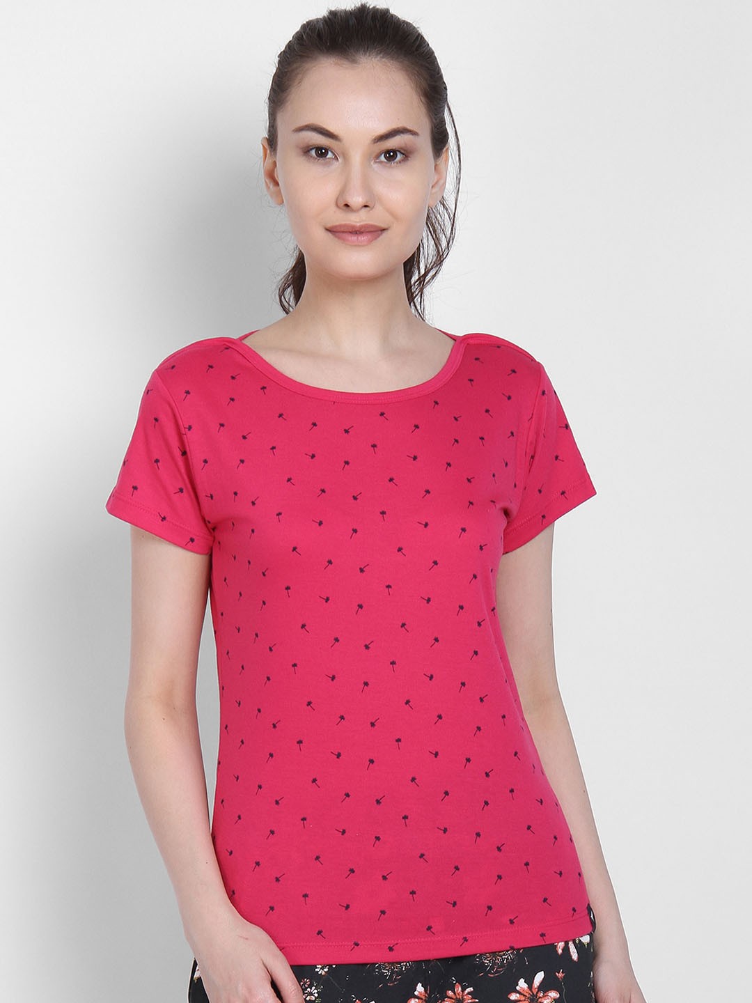 

NEVA Women Pink & Navy Blue Floral Printed Round Neck T-shirt