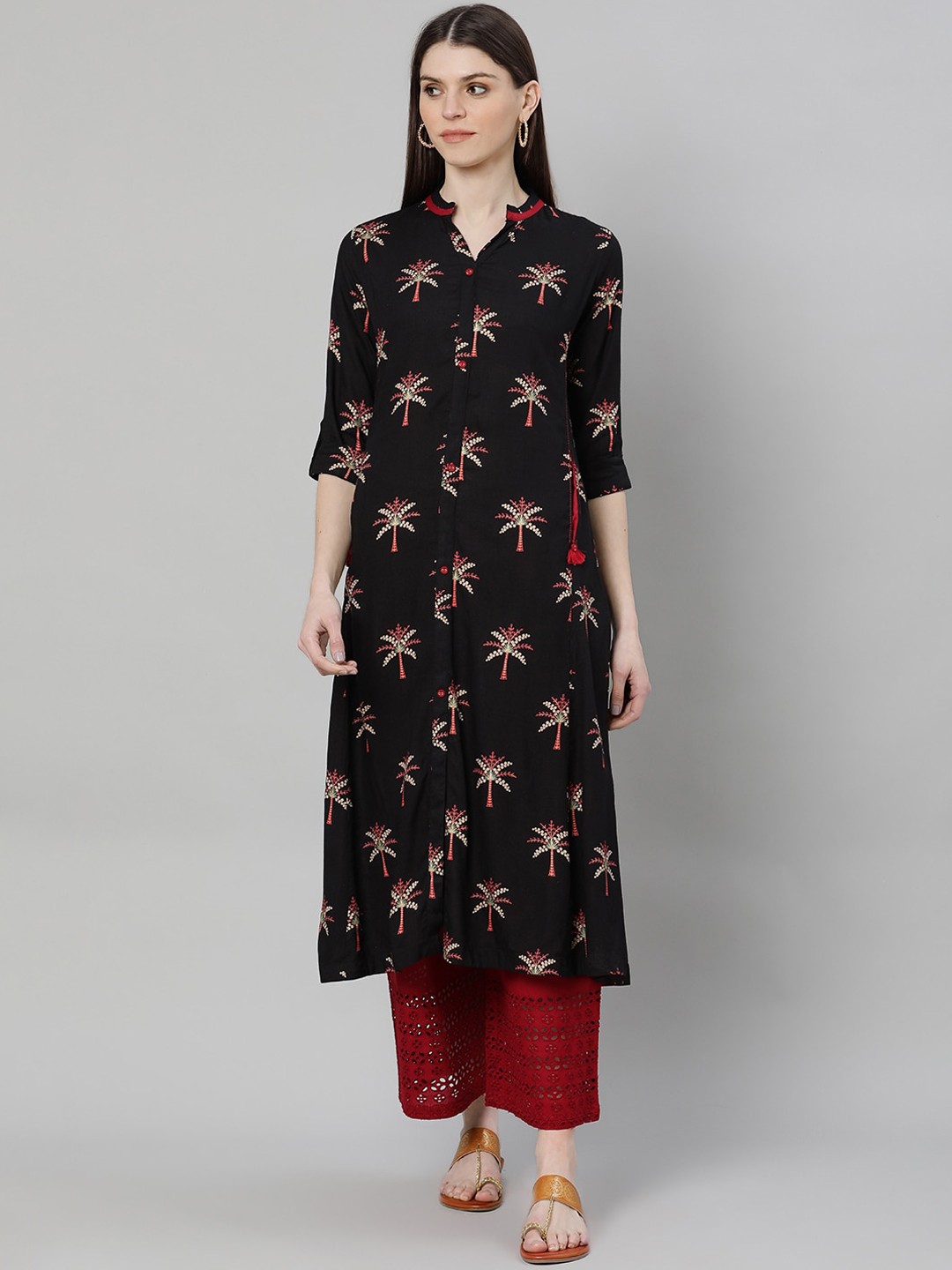 

GERUA Women Black Floral Printed A-Line Kurta