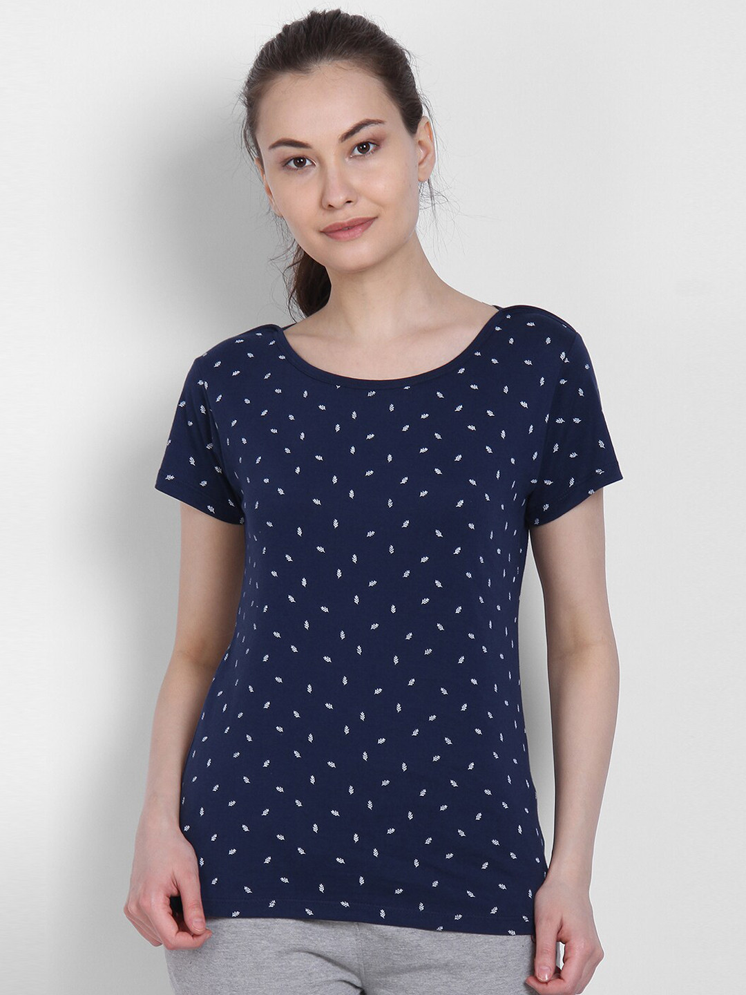 

NEVA Women Navy Blue & White Floral Printed Round Neck T-shirt