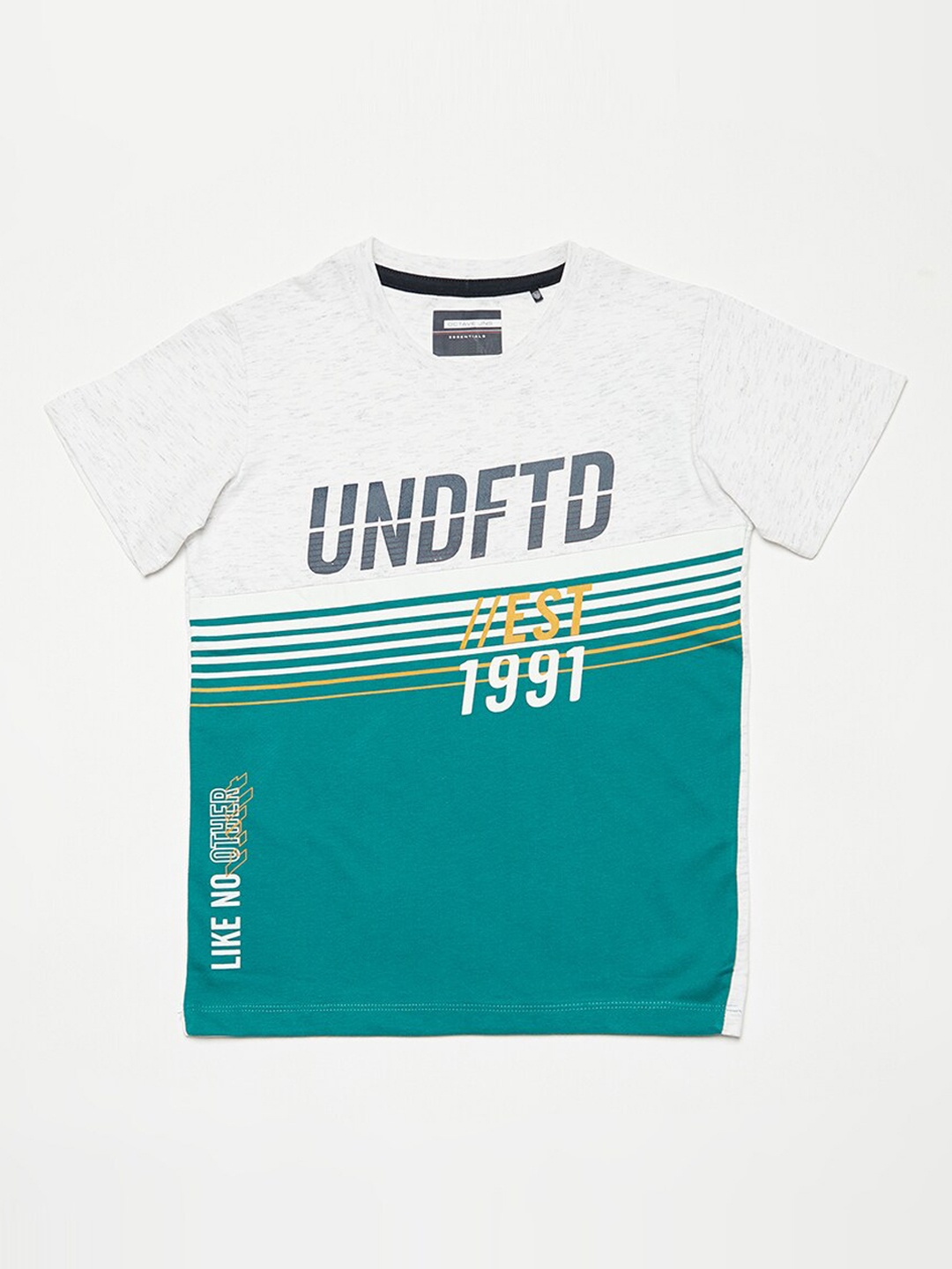 

Octave Boys Green & White Colourblocked Round Neck T-shirt