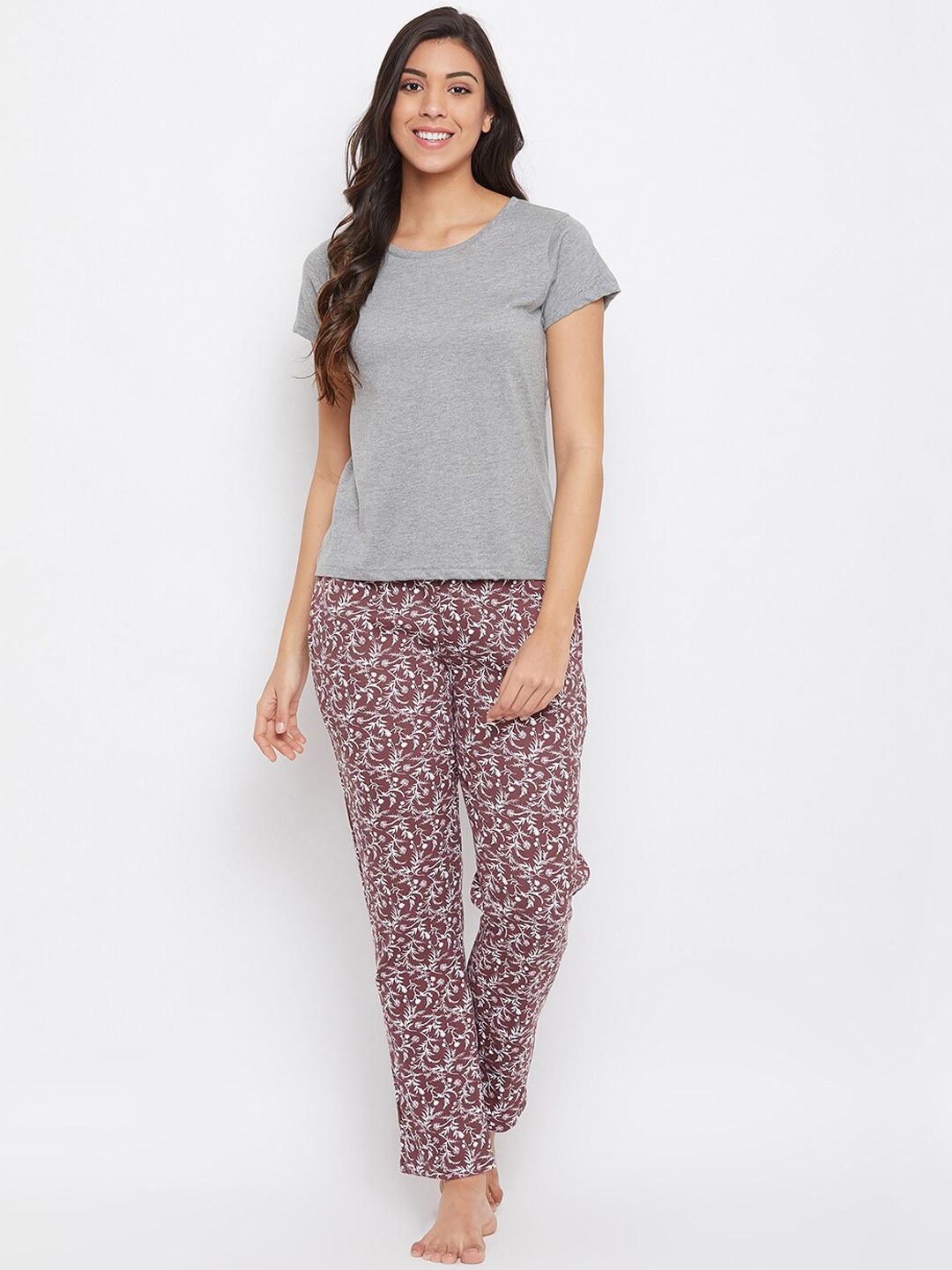 

Clovia Women Grey & Brown Solid Night suit