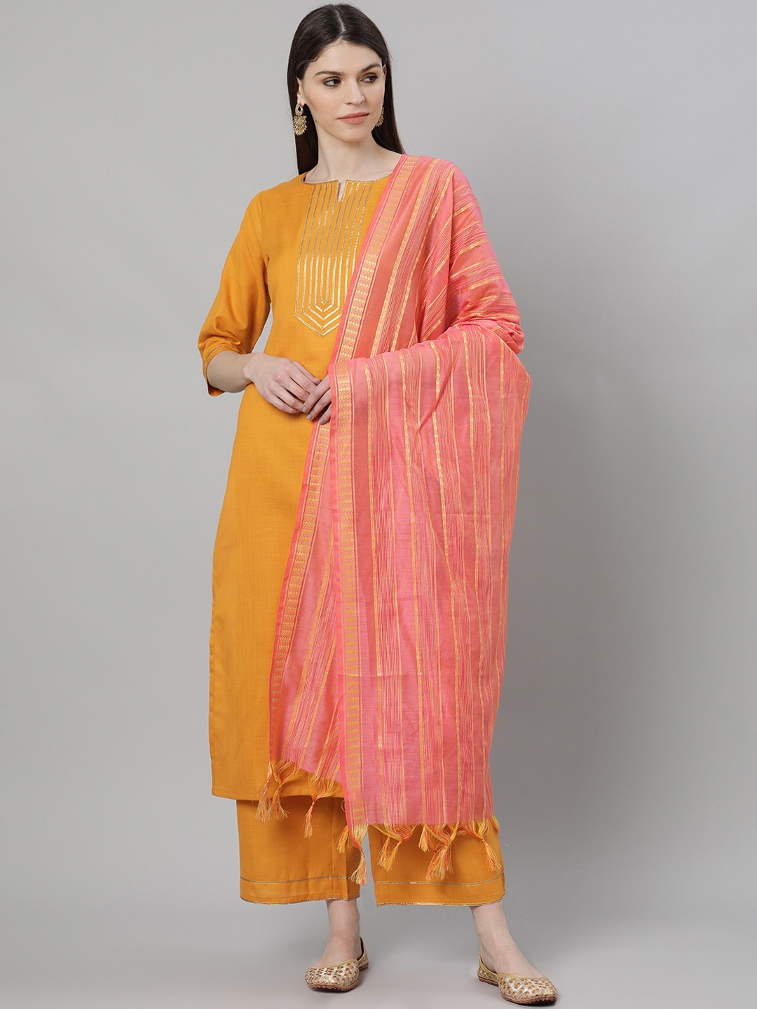 

GERUA Women Gold-Toned & Pink Solid Kurta with Palazzos & Dupatta