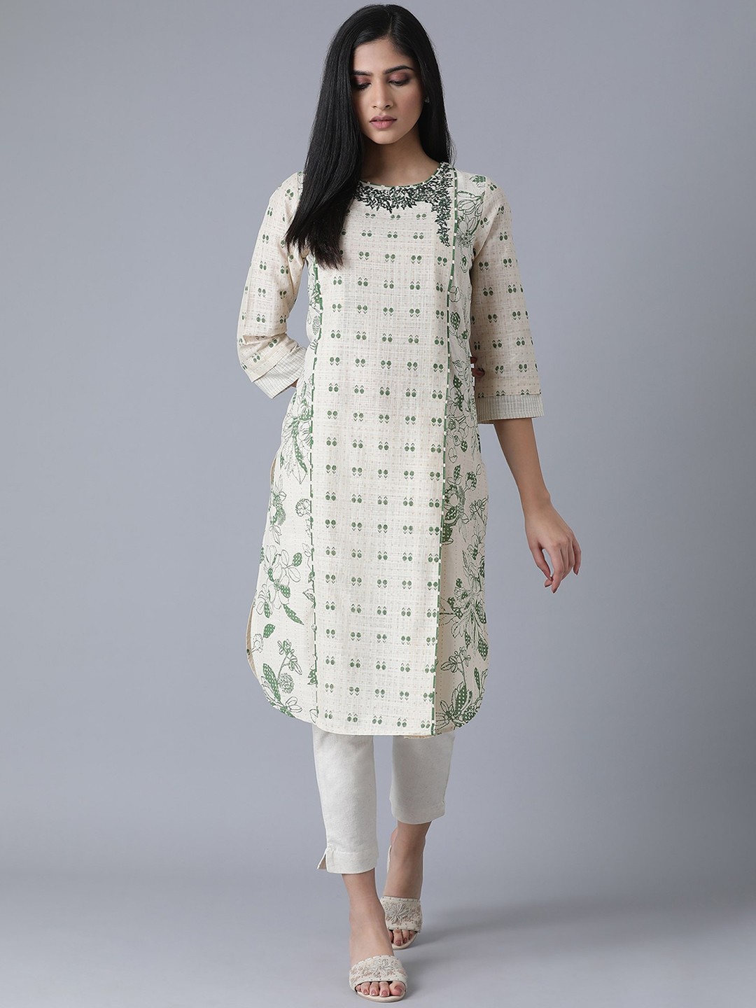 

W Women Off White Floral Printed Kurta