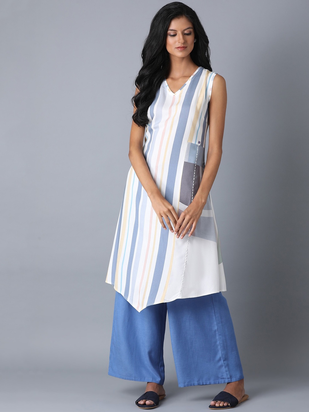 W Women White & Grey Striped Kurta
