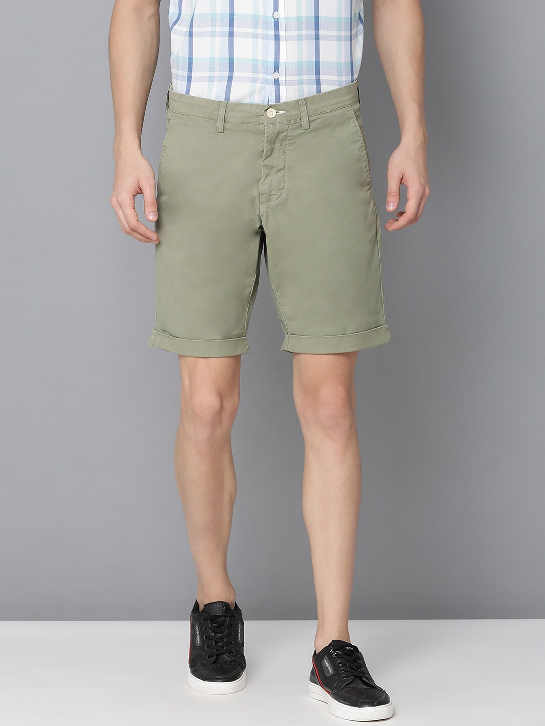 

GANT Men Olive Green Solid Regular Fit Regular Shorts
