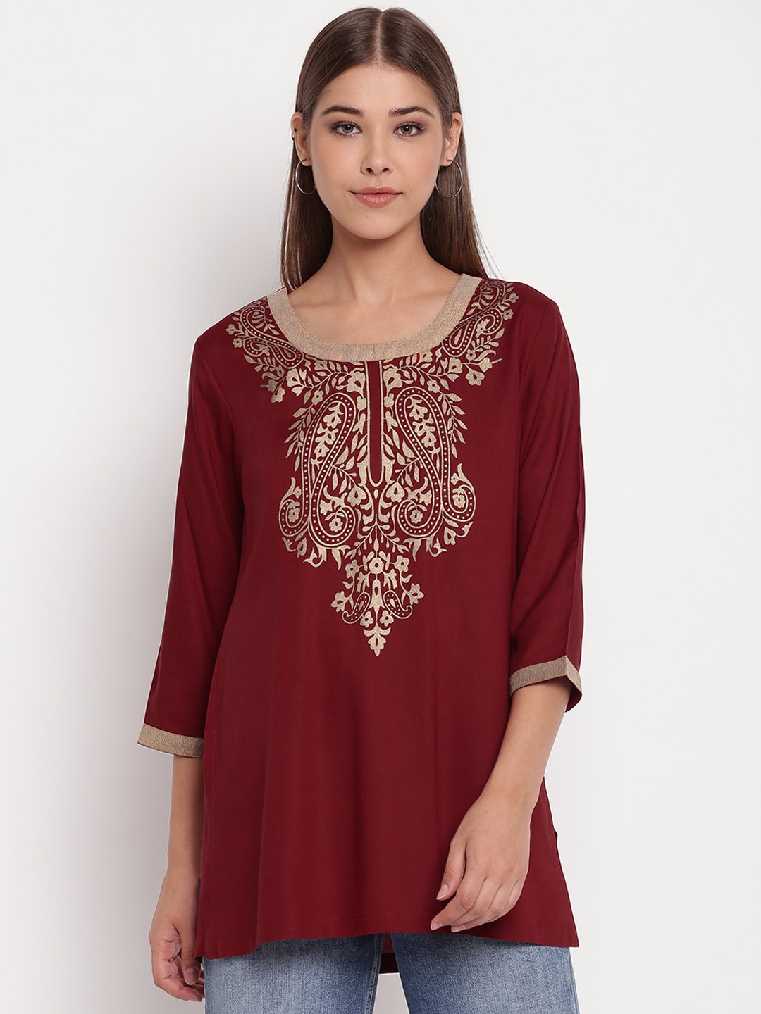 

AKIMIA Women Maroon & Gold-Coloured Printed Straight Kurti