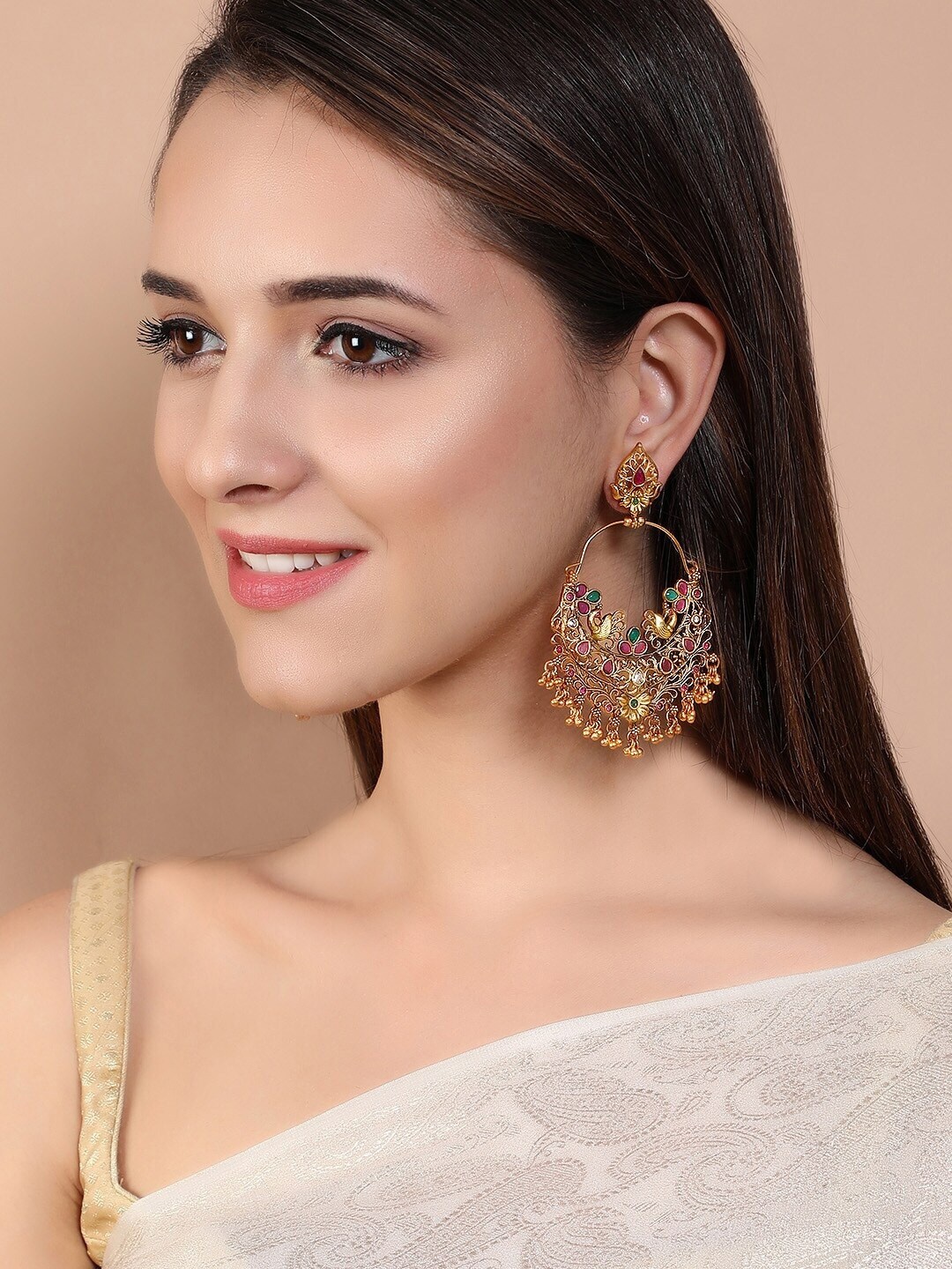 

Rubans Gold-Plated & Red Classic Chandbalis