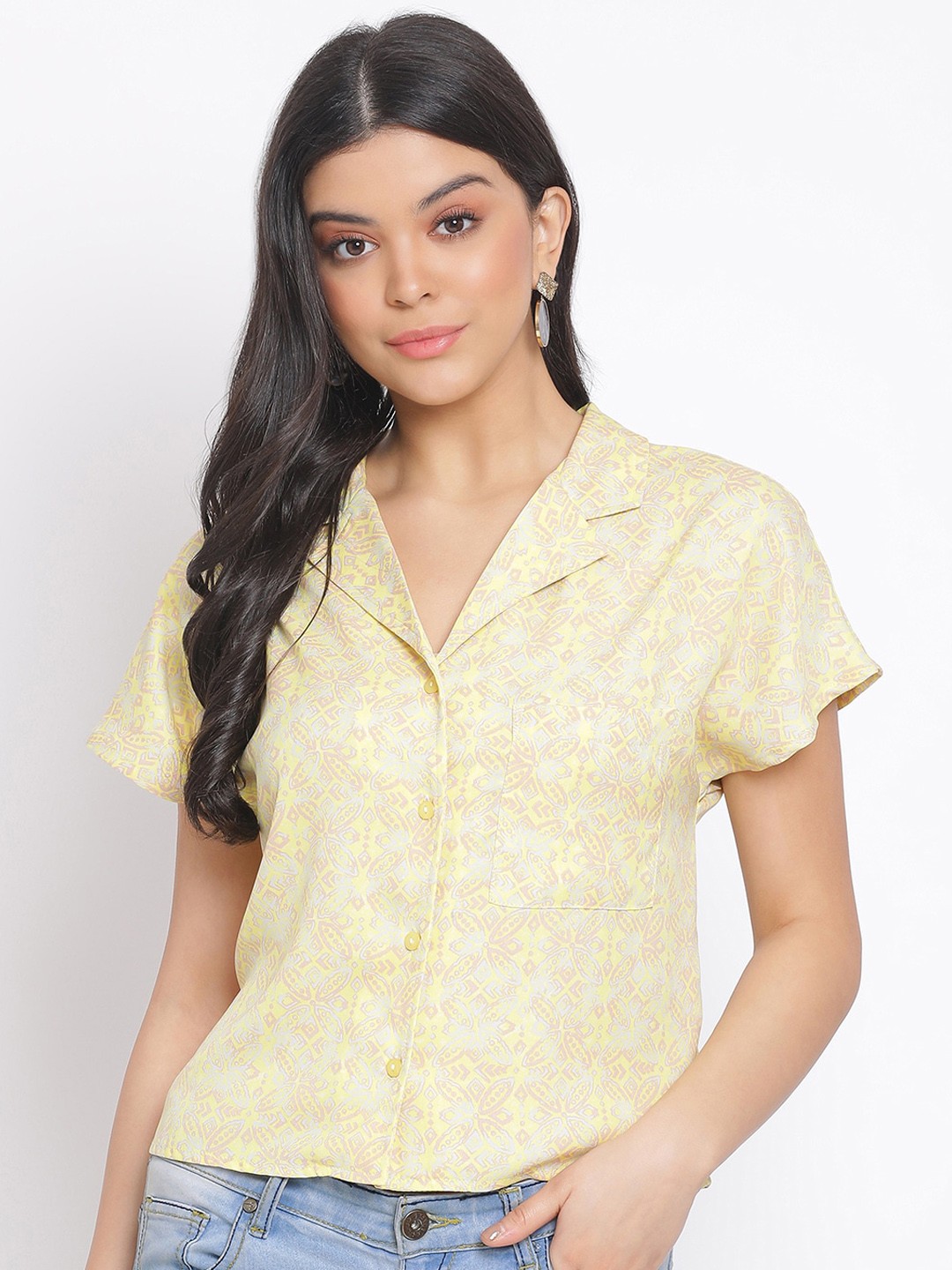 

Oxolloxo Women Yellow & Off-White Regular Fit Printed Casual Shirt