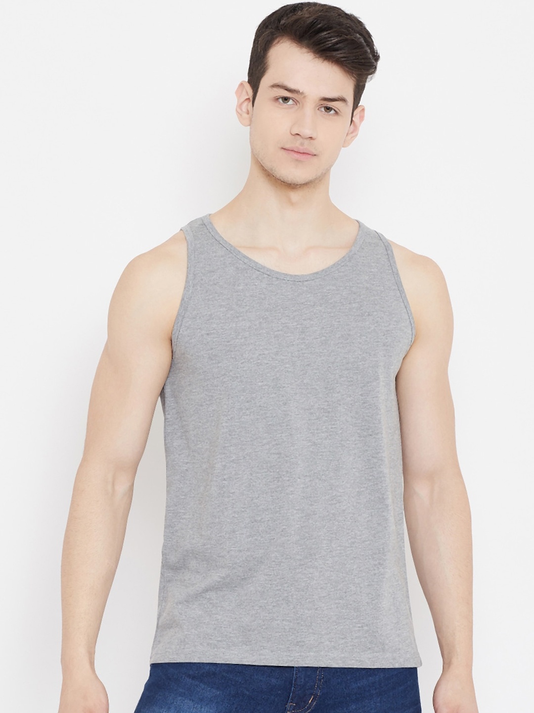 

Rodzen Men Grey Solid Slim Fit Round Neck T-shirt