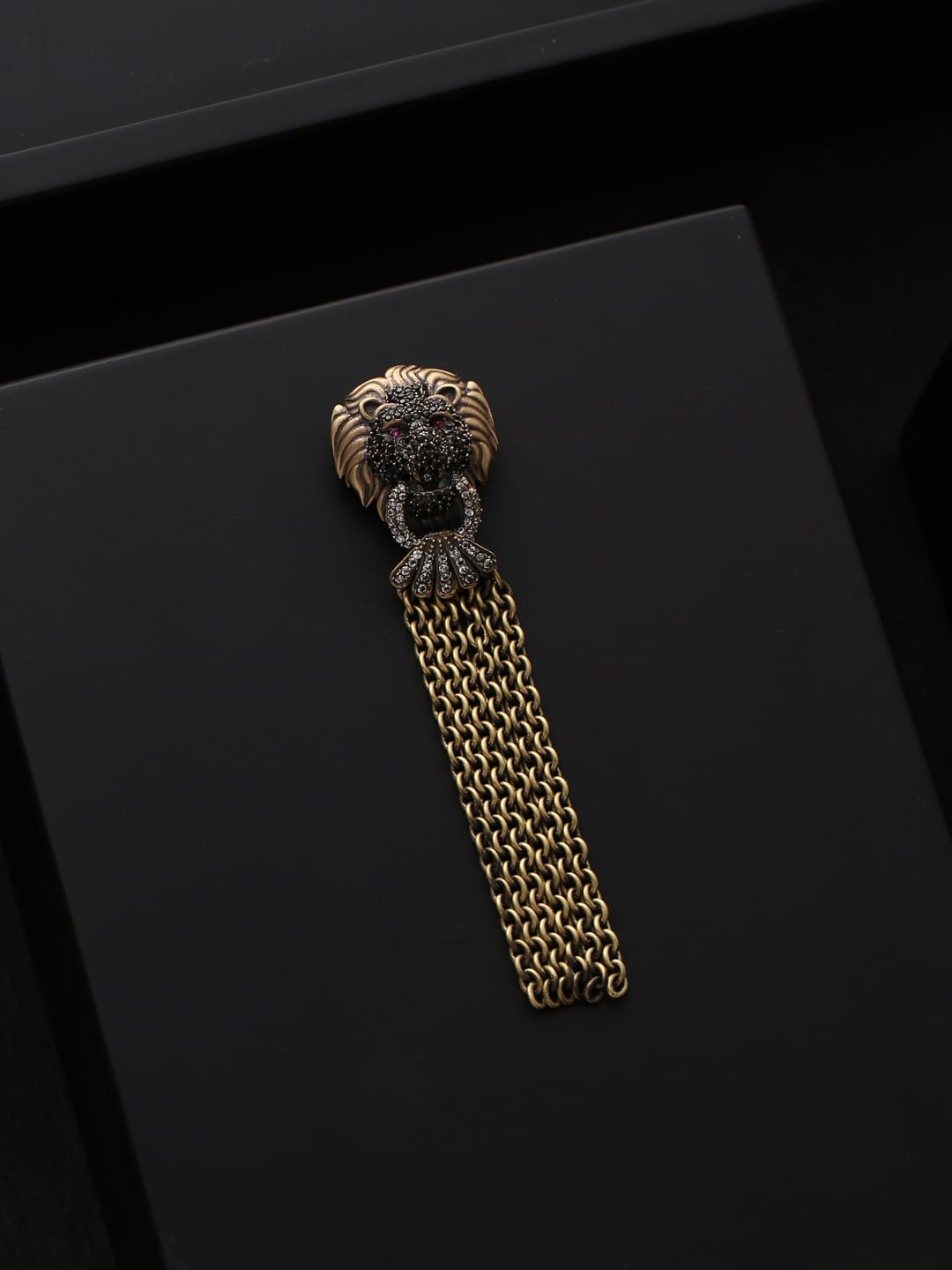 

COSA NOSTRAA Men Gold-Toned & White Stone-Studded The Lion Chain Brooch