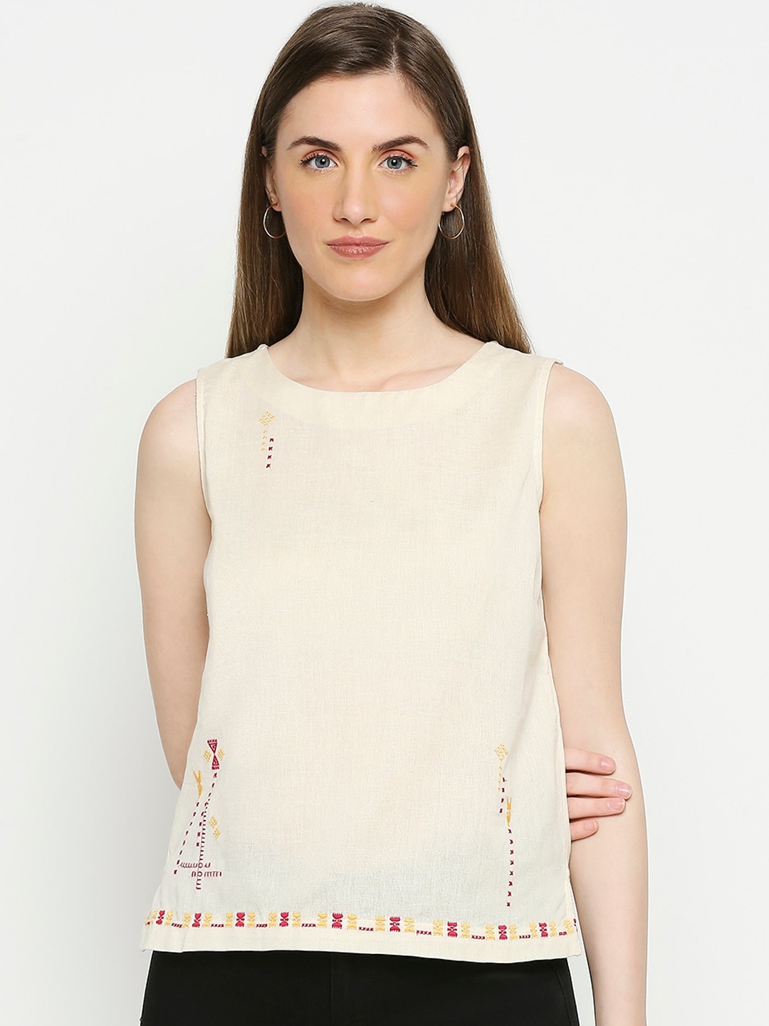 

AKKRITI BY PANTALOONS Off White Geometric Printed Styled Back Top