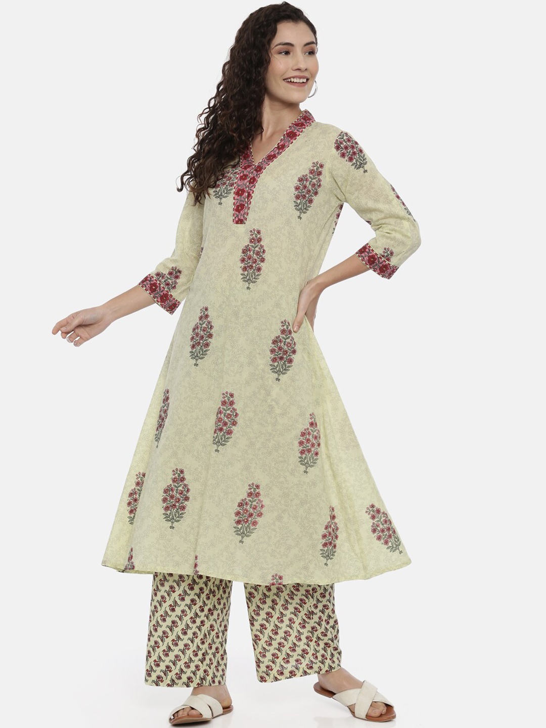 

Neerus Women Green & Red Printed Kurta with Trousers