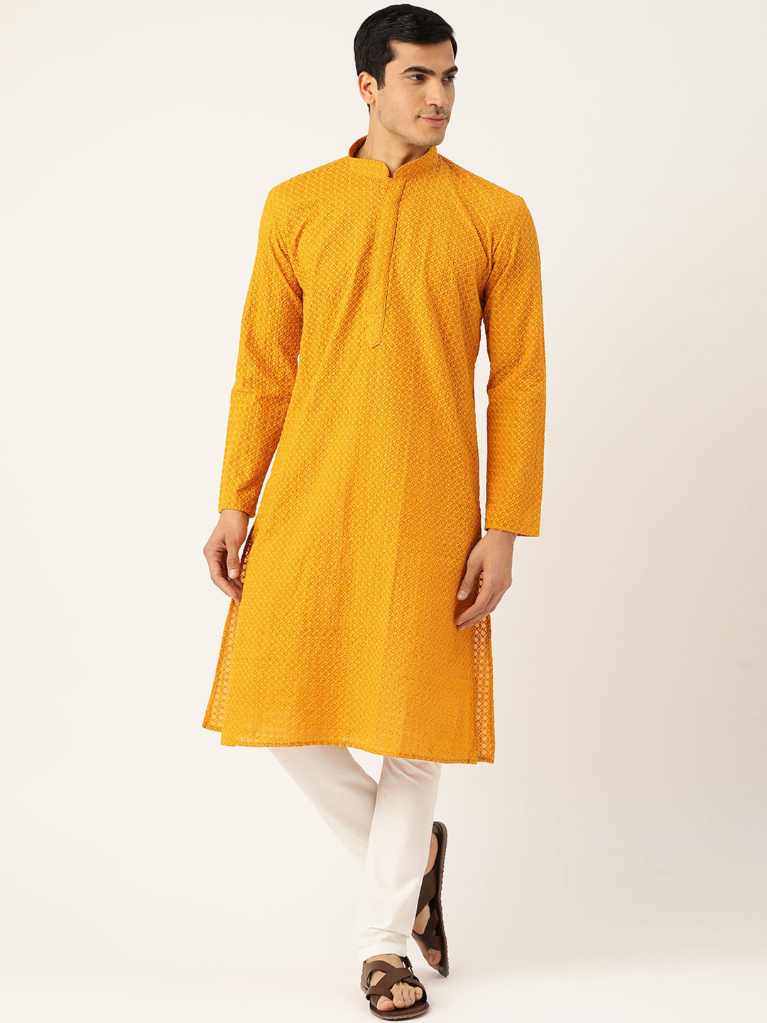 

RAJUBHAI HARGOVINDAS Men Yellow Geometric Embroidered Thread Work Kurta
