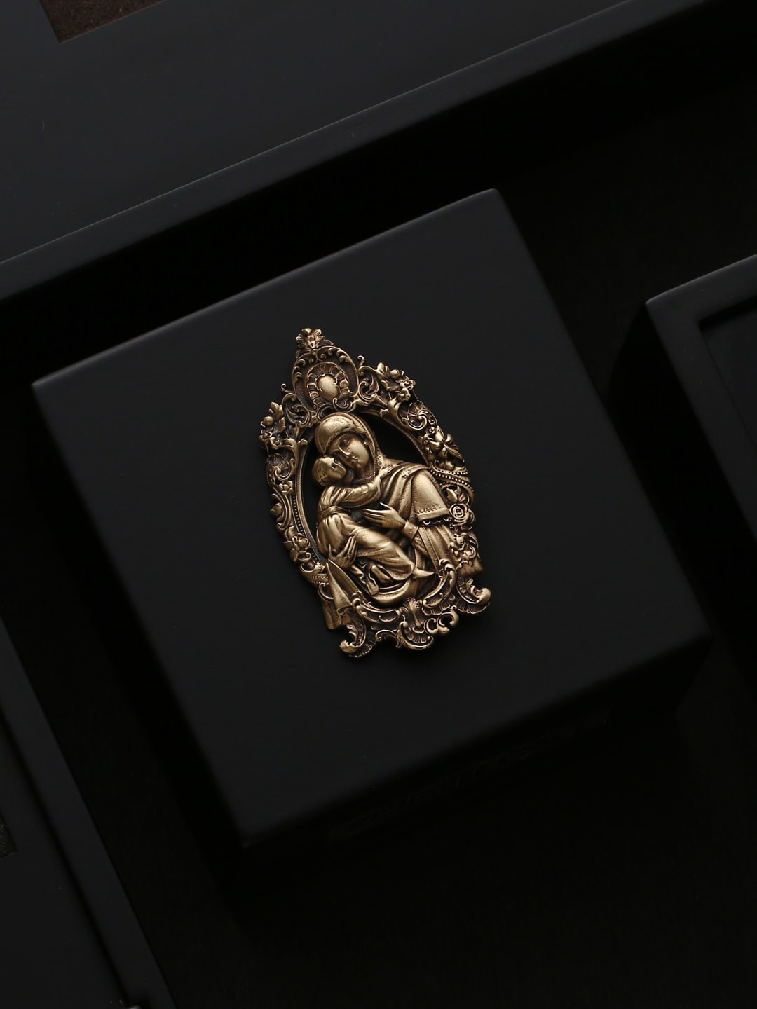 

COSA NOSTRAA Men Antique Gold-Toned The Mother Marry-Shaped Statement Brooch, Metallic